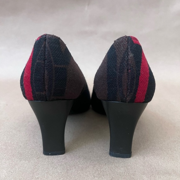 Salvatore Ferragamo Women’s Brown Red Black Canvas Leather Toe Heels Size 5.5 B - Picture 5 of 10